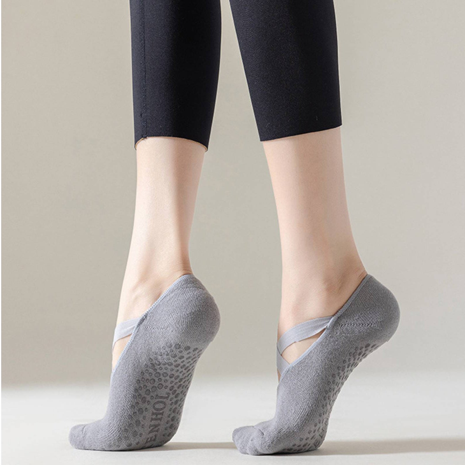 Non Slip Fitness Socks Breatha - Yoga And Fitness Studio avis et prix